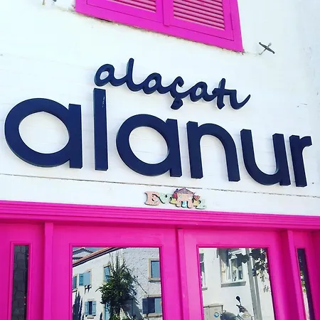 Alanur Alaçatı