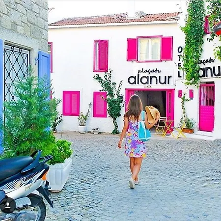 Alanur Alaçatı