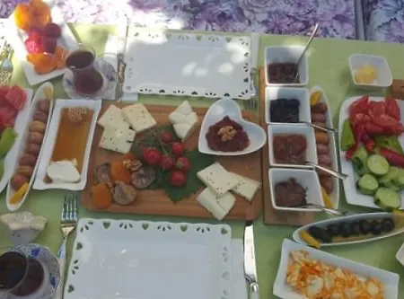 Alanur Alaçatı